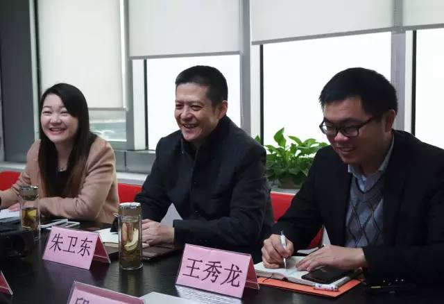 湖南懷化洪江市人大常委會主仼楊宏花率隊(duì)來訪上海東方龍國際商務(wù)平臺考察交流