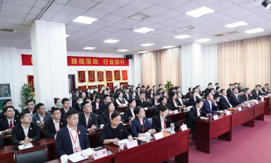 以“四輪驅(qū)動(dòng)”為核心，保持健康發(fā)展態(tài)勢(shì)！東方龍商務(wù)集團(tuán)4月份月度總結(jié)會(huì)圓滿(mǎn)舉行