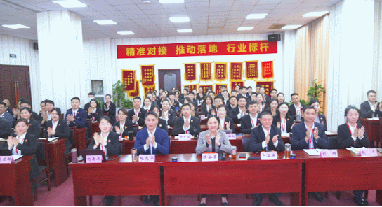 以“四輪驅(qū)動(dòng)”為核心，保持健康發(fā)展態(tài)勢(shì)！東方龍商務(wù)集團(tuán)4月份月度總結(jié)會(huì)圓滿(mǎn)舉行