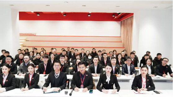 為2022年開(kāi)局之戰(zhàn)夯基礎(chǔ)、扎根基！東方龍商務(wù)集團(tuán)年度培訓(xùn)大會(huì)成功舉行