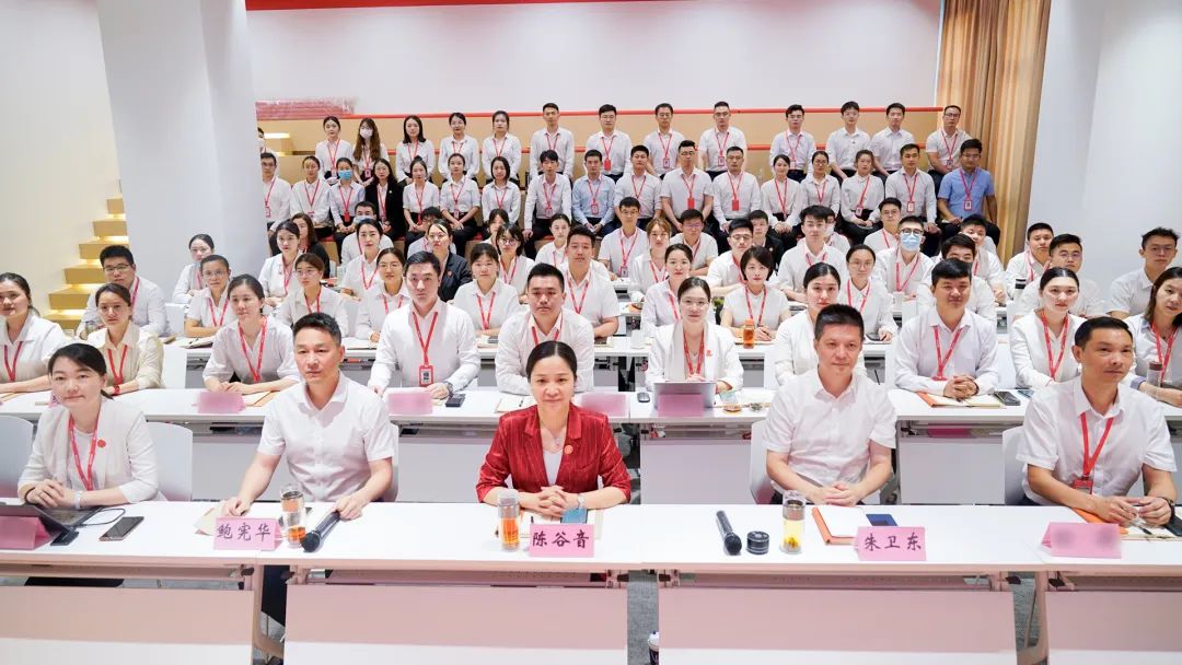 燃情征戰(zhàn)，決勝?zèng)Q戰(zhàn)下半年！東方龍商務(wù)集團(tuán)成功舉行6-7月份月度總結(jié)會(huì)
