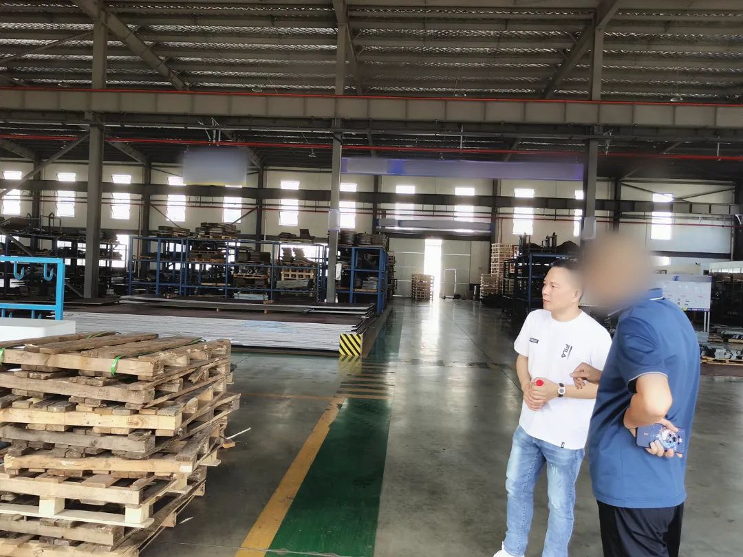 國內(nèi)眾多知名車企的指定合作伙伴！高性能汽車配件投資選址項(xiàng)目方實(shí)地考察江蘇某地方政府