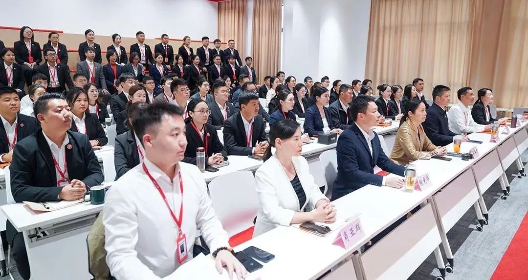 【月度總結(jié)】喜迎進博，奮戰(zhàn)百日，決勝2022！東方龍商務集團成功舉行9月份月度總結(jié)會