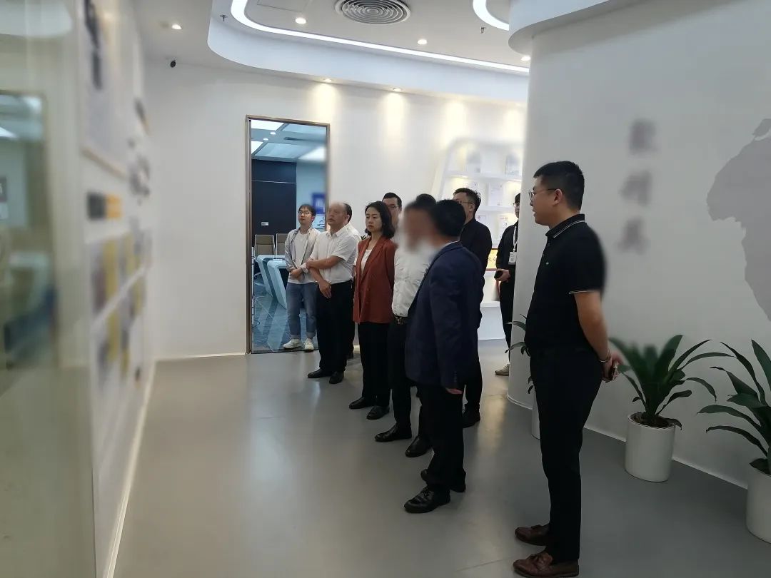 投資額30億，年產(chǎn)值100億！四川某地方政府園區(qū)黨工委書記帶隊實地參觀調(diào)研智能終端產(chǎn)業(yè)鏈生產(chǎn)投資選址項目