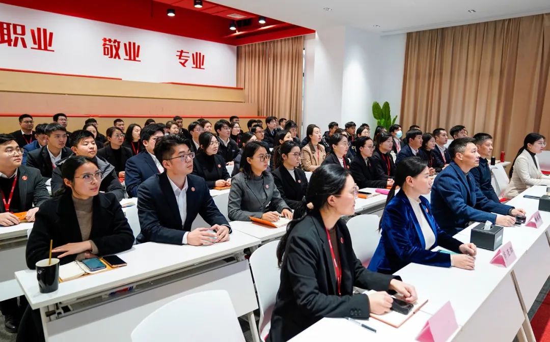 攻堅(jiān)落地有保障，謬力同心創(chuàng)佳績(jī)！1月中旬，集團(tuán)共51個(gè)優(yōu)質(zhì)投資選址項(xiàng)目通過評(píng)估