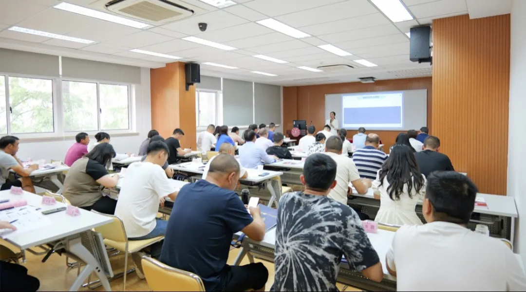 集團(tuán)董事長(zhǎng)/CEO陳谷音應(yīng)邀做客上海交通大學(xué)，為云南省魯?shù)榭h鄉(xiāng)村振興干部50人團(tuán)做專業(yè)招商實(shí)戰(zhàn)培訓(xùn)！